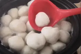 巴沙鱼做的鱼丸，鲜嫩爽滑又Q弹，方法还特别简单，省时又省力视频封面