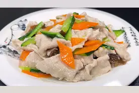 这才是滑溜肉片简单好吃的家常做法，教你一招，肉片又嫩又滑