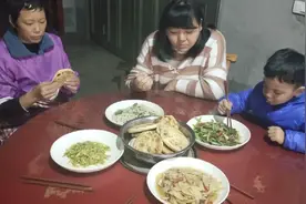 没有什么比一家人在一起更幸福的了、现在的我很幸福。视频封面