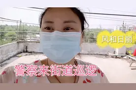 孟加拉警察来街道巡逻 ，店老板赶紧把门关了，控制疫情人人有责