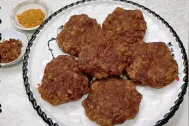 街摊火爆小吃五香炸肉饼，外酥里嫩、喷香不腻口！调馅秘诀全讲解视频封面