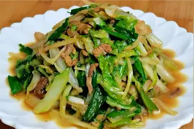 一周做多次的小炒白菜，清甜入味又营养，开胃又下饭，家人都喜欢视频封面