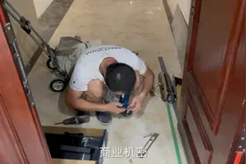 五秒买密码锁为省钱自己安装，结果安装不上，花200块找师傅安装视频封面