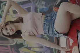 青岛车展的美女车模视频封面