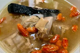 广东靓汤太子参鸽子汤，特别适合不长肉不长个容易生病的孩子食用视频封面
