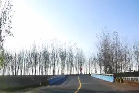 从灌云到沭阳走沂河南大堤，路真难走！视频封面