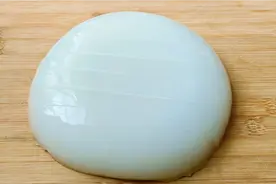 一碗面粉5碗清水，教你自制凉粉，简单0添加，细嫩Q弹，现做现吃