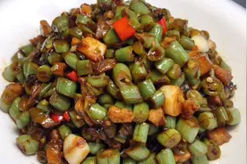 厨师长教你肉沫炒豆角的家常做法，步骤详细，香辣入味下酒又下饭视频封面