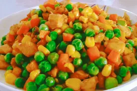 青豆玉米炒鸡丁这样好吃的做法，清甜入味鲜香！营养下饭孩子喜欢视频封面