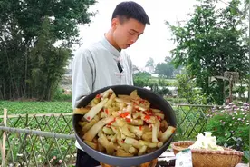 花菜梗别扔了，君君做成泡花菜，酸辣爽口，特别开胃，家人吃爽了视频封面