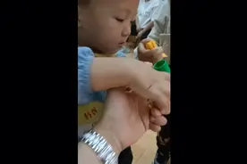 幼儿园安全知识（手不能塞玩具里）视频封面
