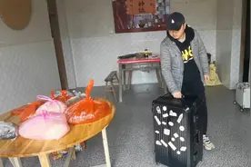 潮汕媳妇回广东 公婆塞满一车不舍 婆婆红了眼眶 暑假回来接您视频封面