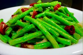 豆角不要焯水和直接下锅炒，怪不得不好吃，饭店总厨教你正确做法