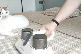 猫经常上床留下一堆猫毛怎么办？有了这个除螨仪再也不用担心了视频封面