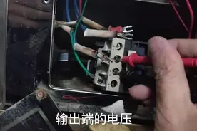 开水器通电后嗡嗡作响，检查之后发现这个坏了视频封面