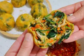 春天多吃菠菜玉米面菜团，营养丰富又美味，不用揉面做法简单视频封面