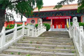 实拍南阳方城1000多年前的10万亩大寺，千年古树留下了什么仙迹？视频封面
