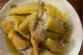 广东盐焗鸡的做法，掌握这个方法做出的盐焗鸡色泽金黄咸香入味。视频封面