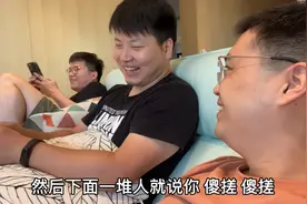 和许久未见的同学朋友，聊过去大学时候的往事，晃眼十年过去了