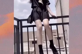 霸气的JK小姐姐变装视频封面