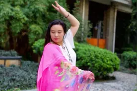 这版本的《小小新娘花》第一次听就爱上了！视频封面
