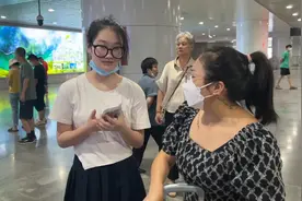 二娃和幺妹儿到重庆北站接婷婷，一年没见她又长高了！视频封面