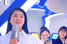 大家久昐的罗姣演唱《人间第一情》完整版终于来了，送给大家。视频封面
