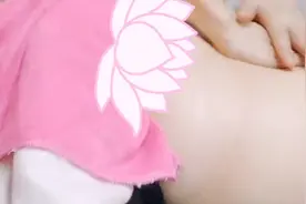 按摩腰部的话可以缓解腰部的疲劳视频封面