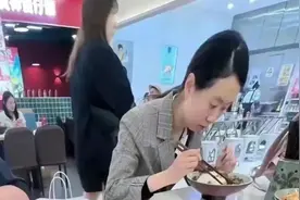 婆孙插队后续来了，住店被拒，深夜流落街头视频封面