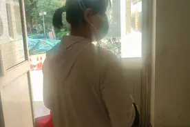 今天公司来了一位新人，上级领导让过来交接一下工作。视频封面