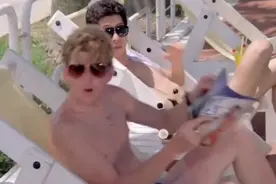 关之琳的颜值巅峰，真是名不虚传把外国人都给看傻眼了视频封面