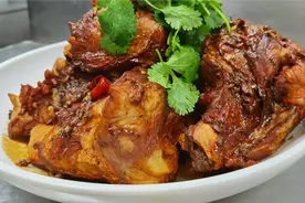 麻辣猪棒骨的制作全过程，操作简单又好吃！