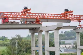 公路架桥机，怎么架公路桥梁，这个视频给你答案视频封面