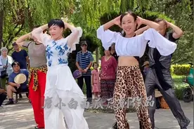 广场舞大爷大妈也疯狂，人美舞美关注都喜欢