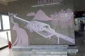 12米高空行走的桂林，桂林云轨国庆节开始试运行，跟我来看看吧视频封面