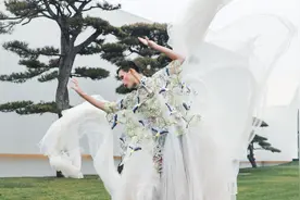 陆仙人｜当下国内最火男模，因演绎女装成名，所有的坚持仅因热爱视频封面