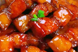 红烧肉，收汁加淀粉是大错！教你饭店不外传秘诀，入口即化不油腻