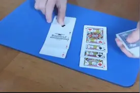 不会手法不打紧，学会这样的扑克拍魔术，朋友聚会露一手绝对亮眼视频封面