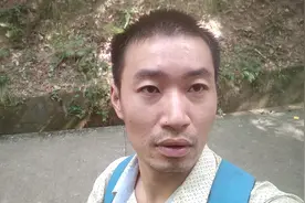 20岁漂亮美女今天请我吃饭，请我喝奶茶，她说喜欢我，向我表白了视频封面
