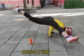 想要快速增强手臂力量，多练习俯卧撑和倒立，可以快速提升视频封面