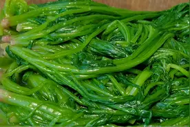 夏天，农家小菜多的吃不完，学会这样储存起来，冬天一样吃新鲜菜视频封面