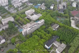 航拍安徽工业大学，坐落于小城马鞍山，不知这所学校的实力如何呢视频封面