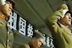 泪目，对越自卫反击战英雄归来时 传递正能量 致敬英雄视频封面