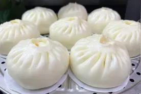 春天一定要多吃这馅的包子，教你调馅技巧，包子蓬松暄软真好吃视频封面