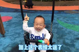 一夜睡醒15个月宝宝耳朵肿了，究竟怎么回事？明白后宝妈笑傻了！