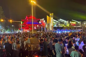 10月22日晚上9点发生在湖南的真人真事，场面太壮观，涨见识了