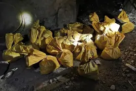 这下又“赚”了！山东发现100吨储量金矿，外媒：好运爆棚！视频封面