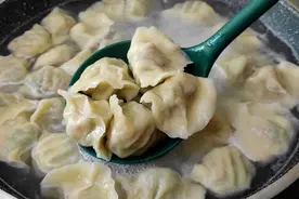 立秋后多给孩子吃素馅饺子，不放鸡蛋不放肉，出锅美味又营养，香视频封面