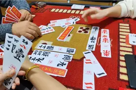 看过昨晚那位兄弟的开心一刻后，回归正常，看菲菲的一本正经吧视频封面