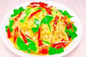 干豆腐嫩滑又筋道有妙招，大厨教你油淋干豆腐家常做法，超级好吃视频封面